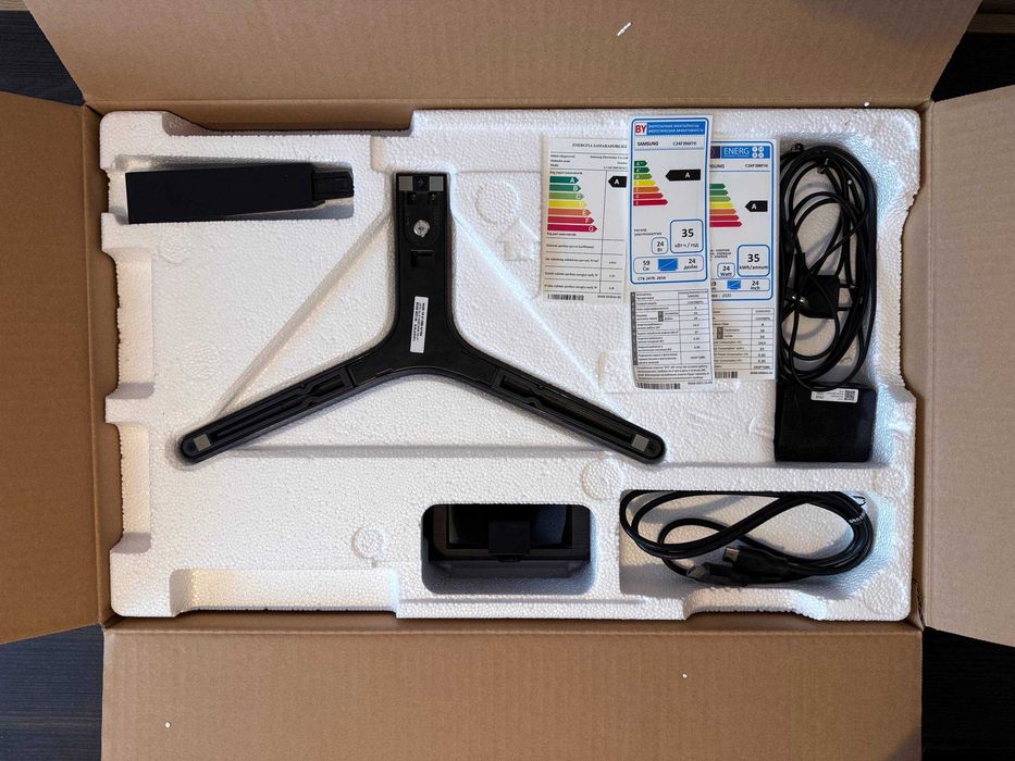 Вигнутий монітор Samsung CF396 24 Curved VA, FreeSync — відмінний стан