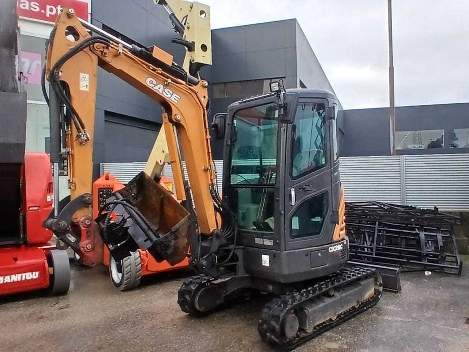MINI ESCAVADORA CASE CX26C