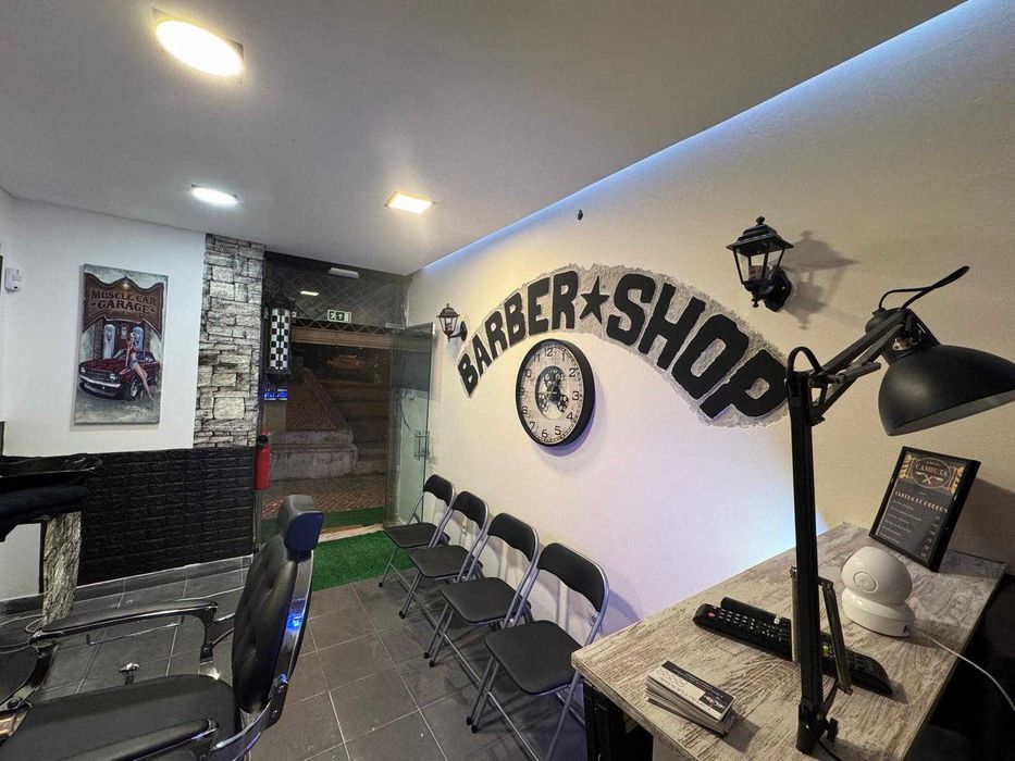 Loja de rua com 35 m2 - Almada