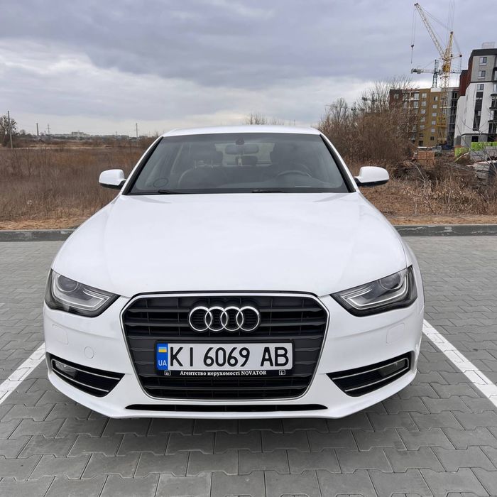 Продам свою автівку Audi A4 2014