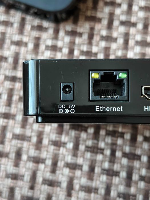 Медіаплеєри та приставки: Apple TV 2/3, Fox Star IP50 (Без пультів)