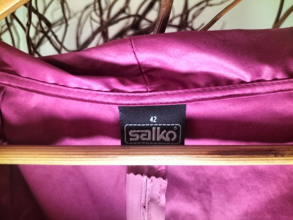 Elegancka bluzka z kwiatami marki Salki
