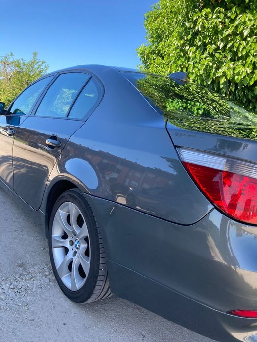 Bmw E60 525d caixa automática.