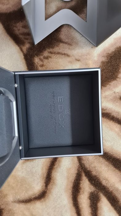 Оригинальные швейцарские часы Edox Les Vauberts 3-Hands Date