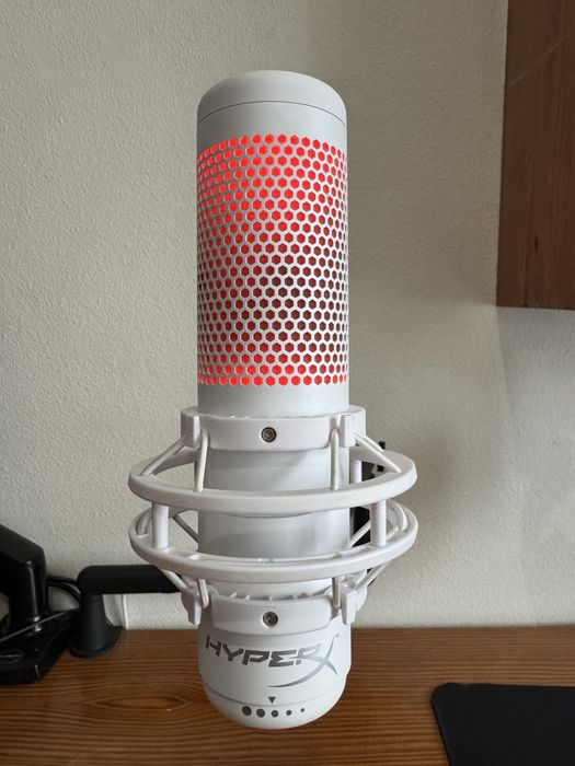 Microfone com braço HyperX QuadCast S como NOVO