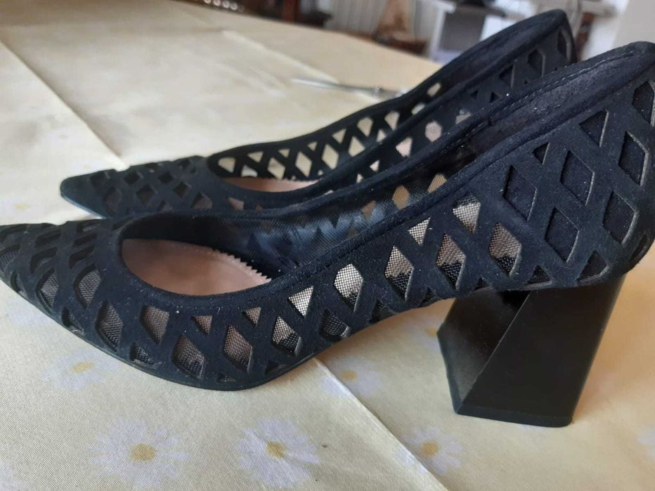 Sapatos para Senhora muito elegantes.