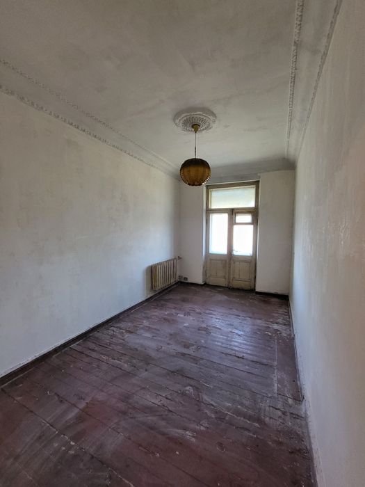 Продам двухкомнатную квартиру. Центр города. Y.A.