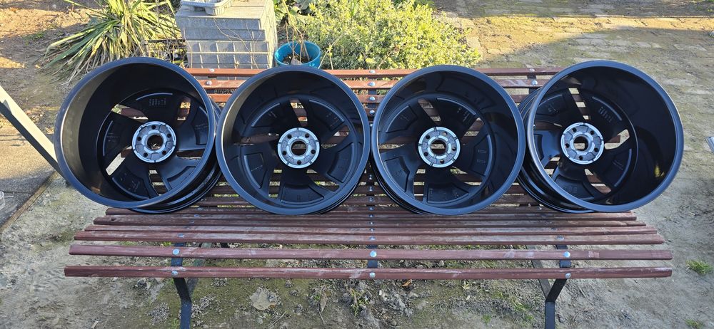 Felgi VW ID.4 ID.5 Passat Golf Audi A6 C6 A3 S3 Skoda Superb Seat 5x112 R19 ET45 57.1