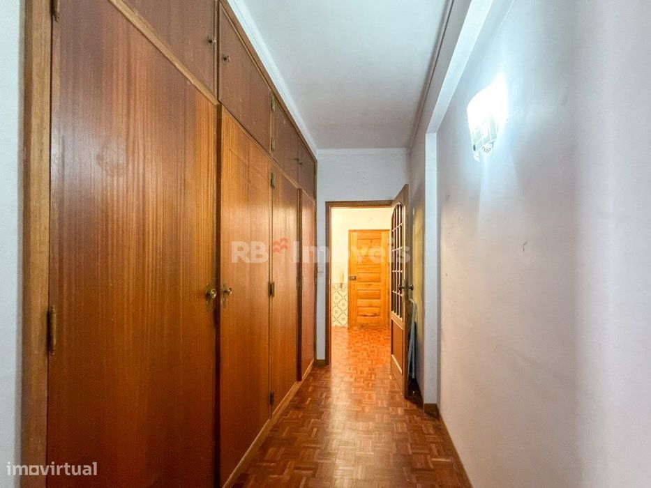 Apartamento T4 c/ Garagem e 2 Varandas - em Abrantes