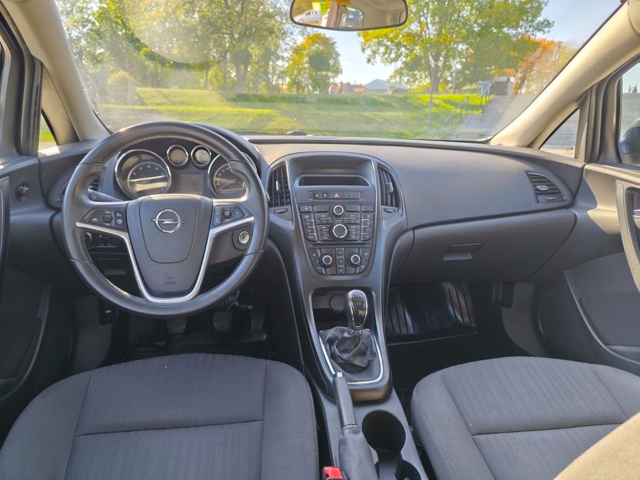 Opel Astra Kombi 2014