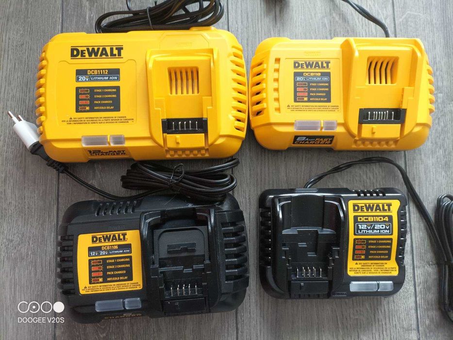 Зарядні пристрої DeWalt 20V