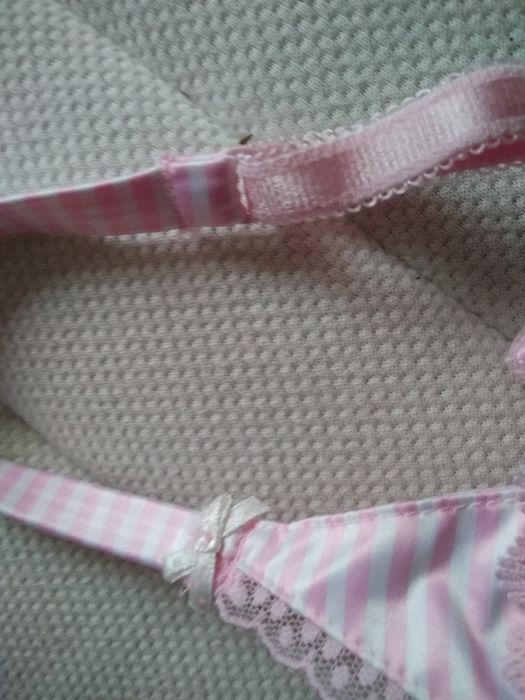 Biustonosz La senza 75A usztywniany piękny seksowna bielizna