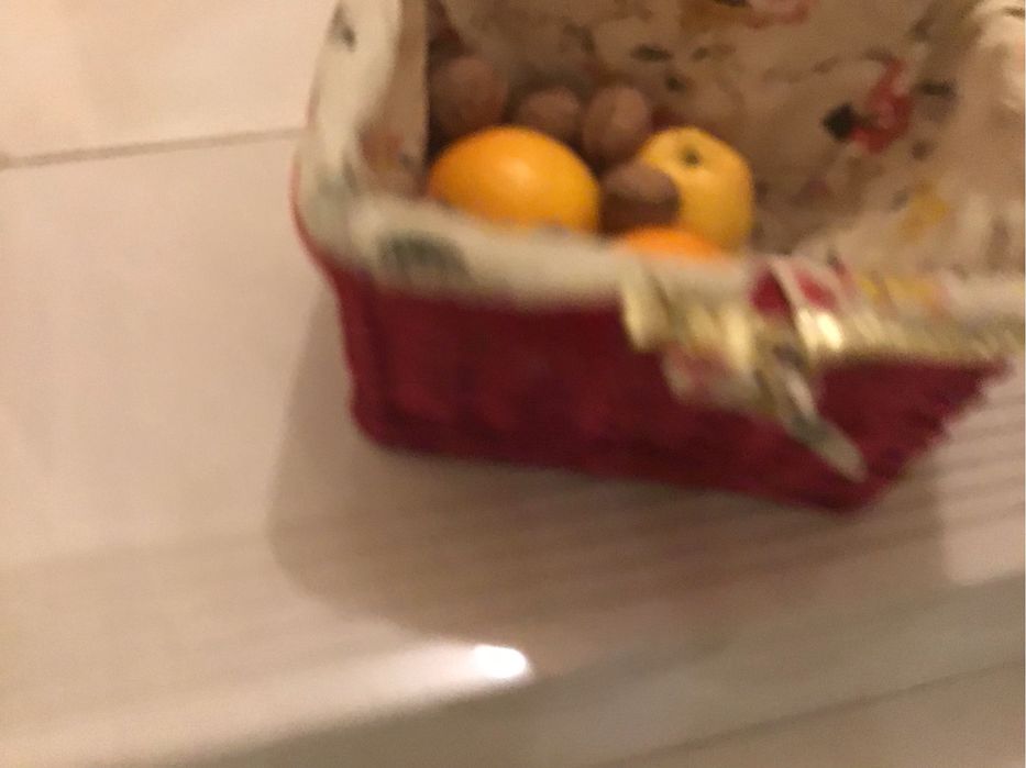 Koszyk na owoce ,orzechy ,czerwony z podszewka