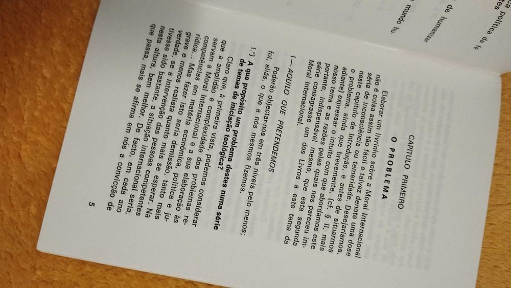 Para uma moral internacional