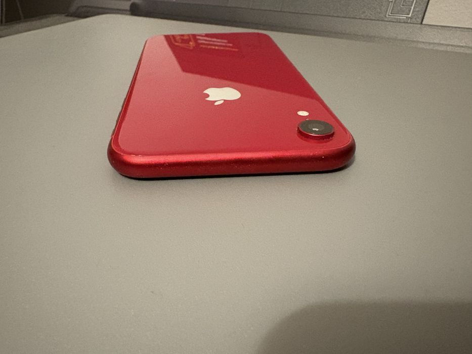 iPhone XR 64 GB czerwony
