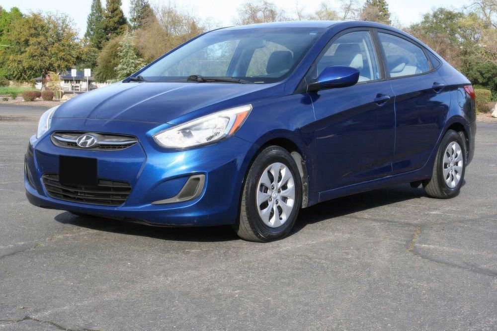 Hyundai Accent Sport      2015