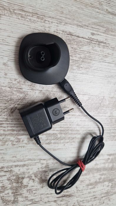Підставка і блок для заряджання OneBlade
