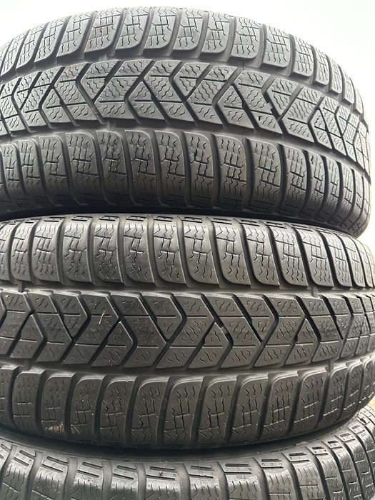 215/55/17 Pirelli Sottozero 3