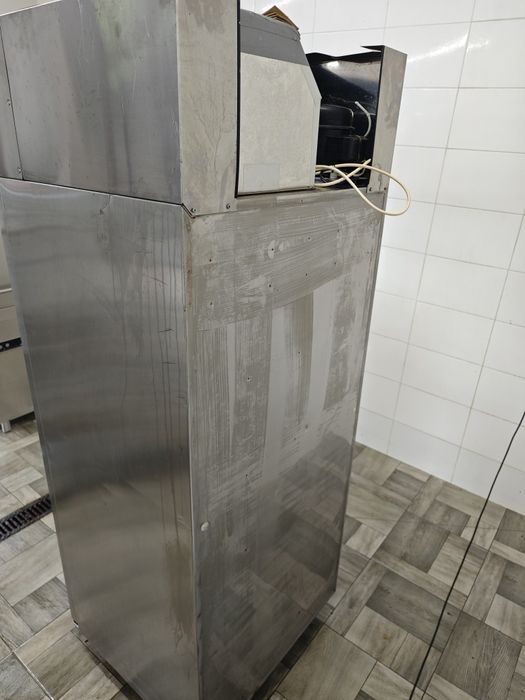 Холодильна шафа 600л Liebherr