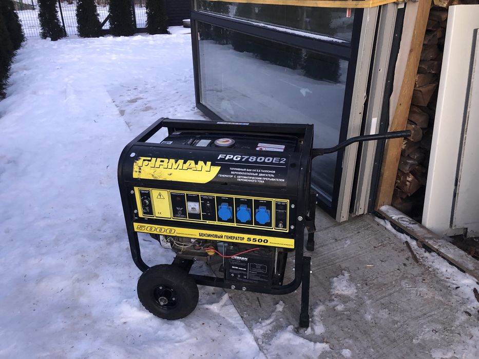Генератор бензиновий 5 кВт.