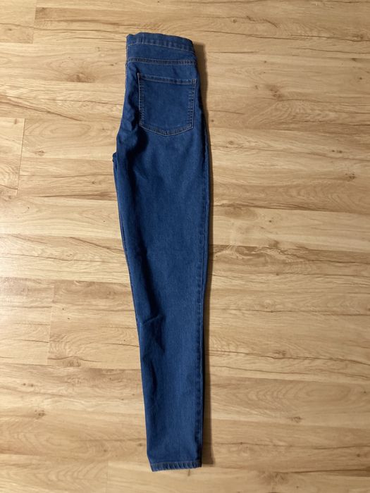 Jeansy z dziurami Denim Co