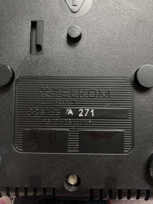 Czerwony telefon analogowy tatczą lata 90 Telkom Bratek a271 Heweliusz