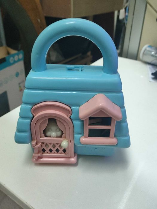 Brinquedo casinha mala pinypom com peças