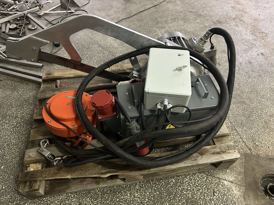 Пила для забою туш свиней та ВРХ .