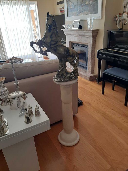 Cavalo Lusitano peça decorativa com 58 cm altura.