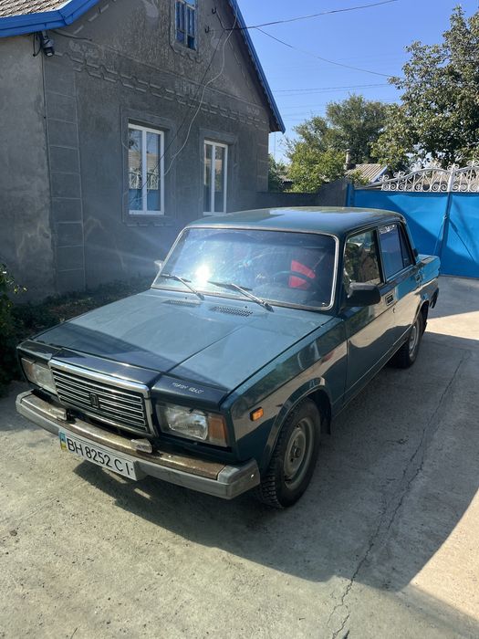 Продам ваз 2107 з двигуном 1.5 на КПП 5-ка 2009 перва рігістрація 1 власник з салону! Все працює авто без нарікань, е страховка
