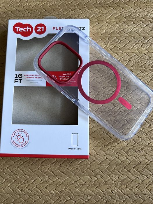 Etui Tech21 do Apple iPhone 14 Pro z MagSafe FlexQuartz Red