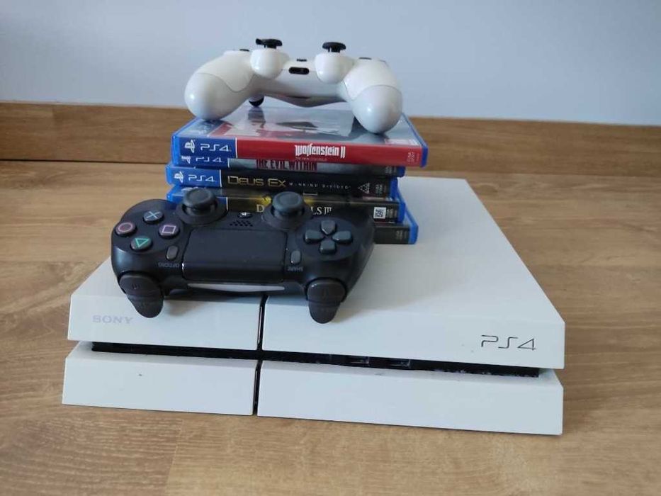 PS4 biały 500GB 2 pady 5 gier