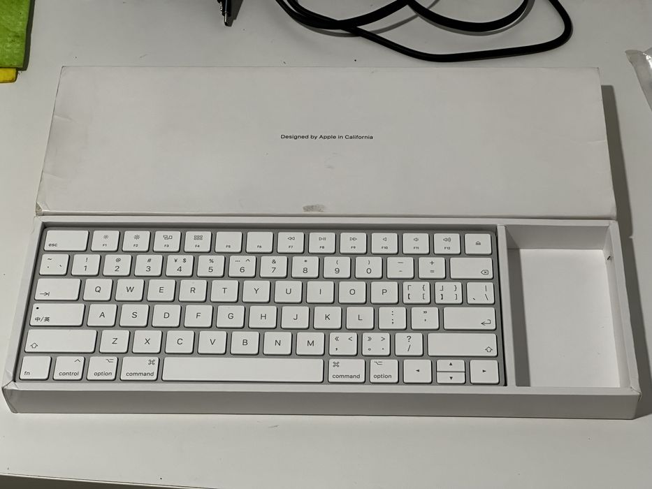 Apple Magic Keyboard 2 (A1644) - Praticamente Novo