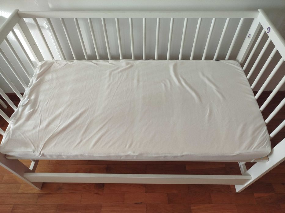 Berço / cama de grades