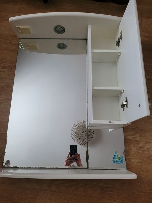 Дзеркало навісне у ванну кімнату