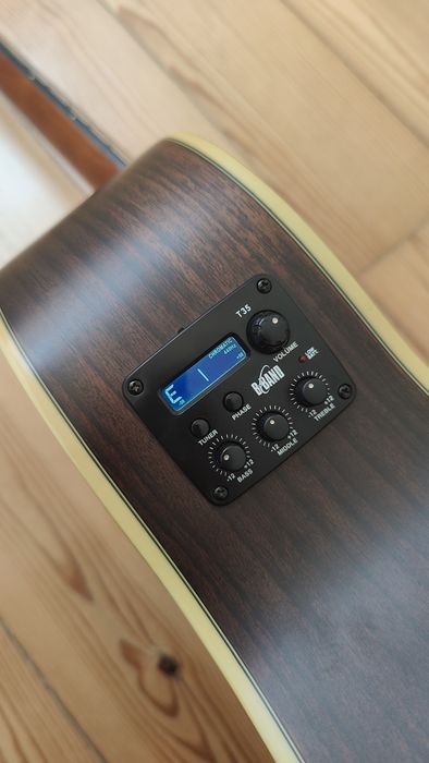 Guitarra Walden G630 CE 2012