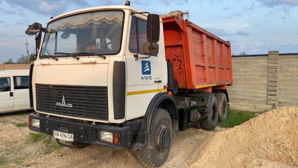 Маз самосвал 551605-271