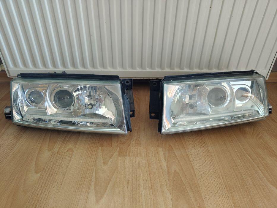 Skoda Octavia 1 fl lampy xenon lewa prawa kompletne