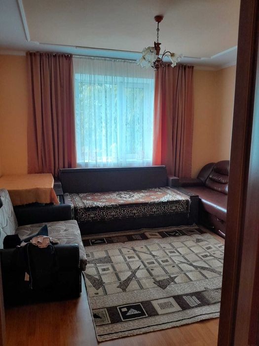 Будинок на березі Дністра в Заліщиках