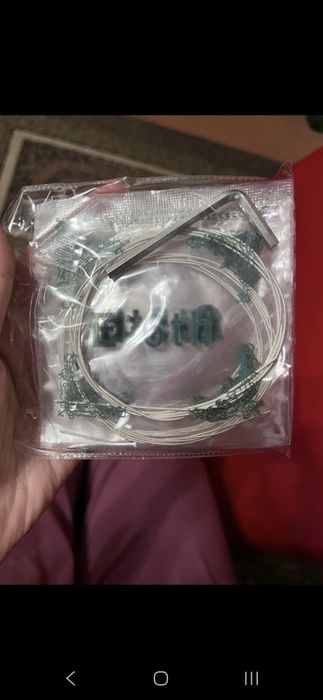 Продам гитару новую