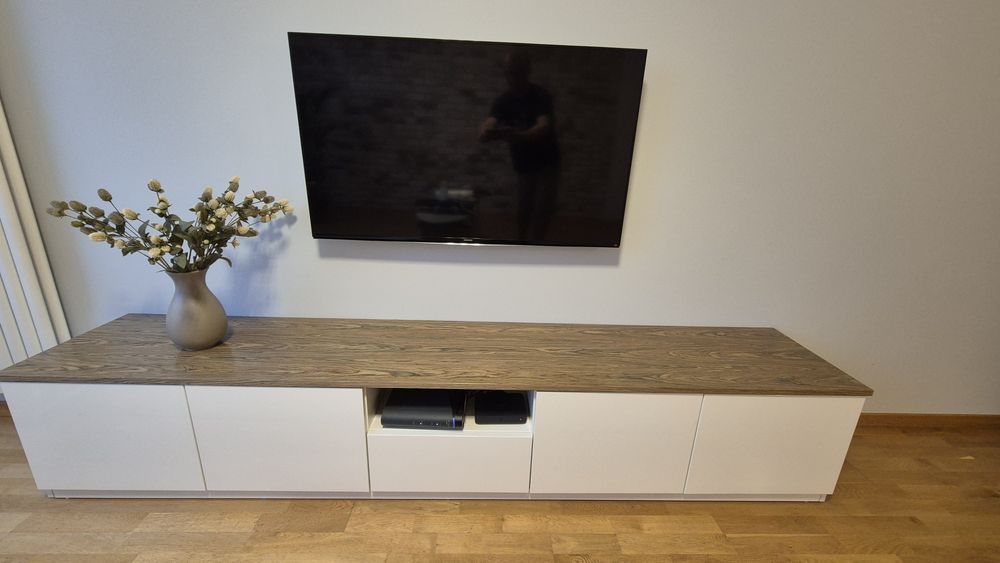 Szafka pod TV w b dobrym stanie