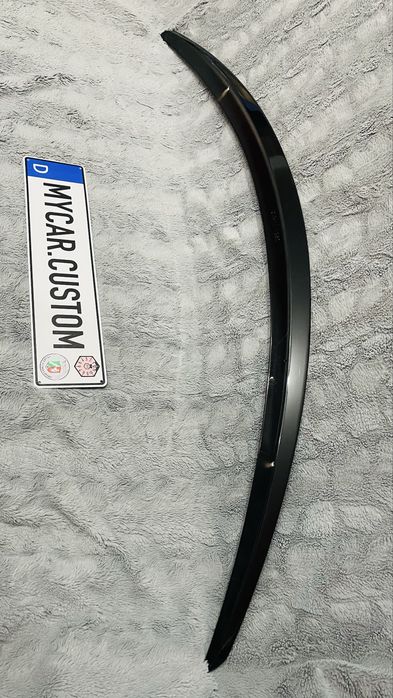 Спойлер крышки багажника на Tesla Model S
