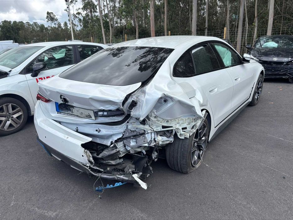 BMW i4  eDrive40