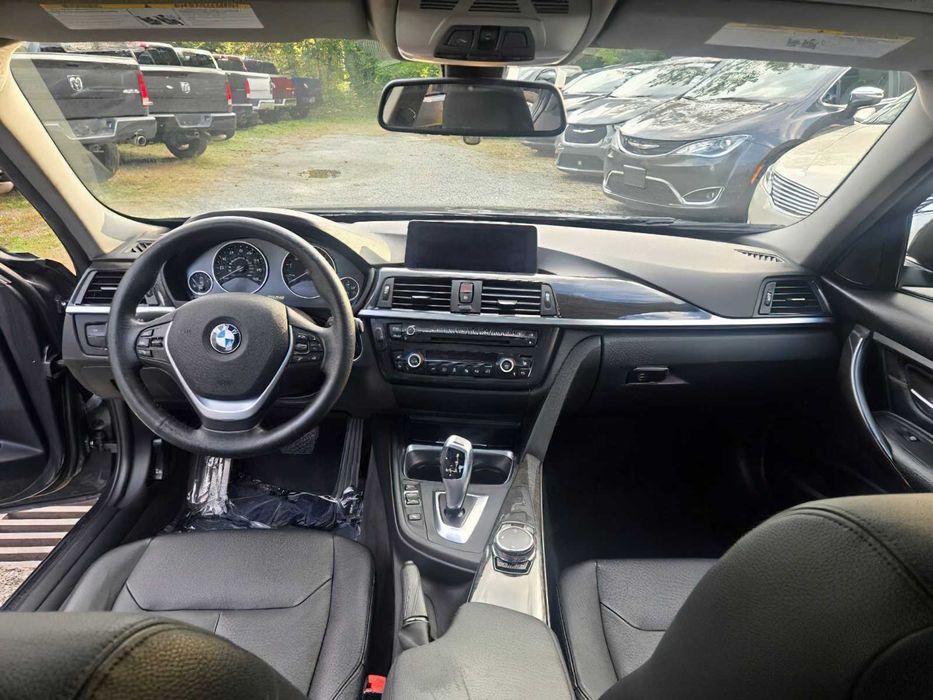 BMW 320i      2015