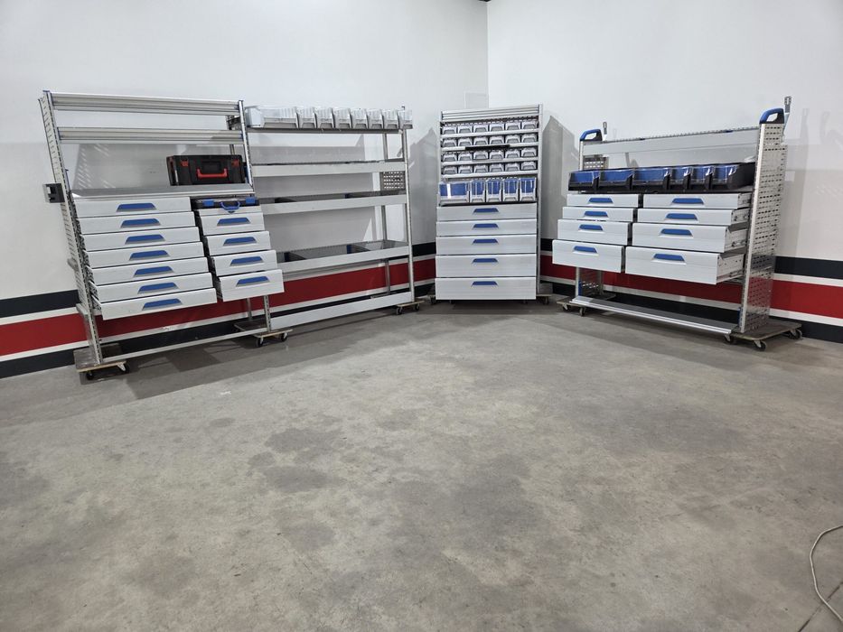 Zabudowa busa serwisowa warsztatowa CRAFTER SPRINTER TRANSIT MAN TGE IVECO