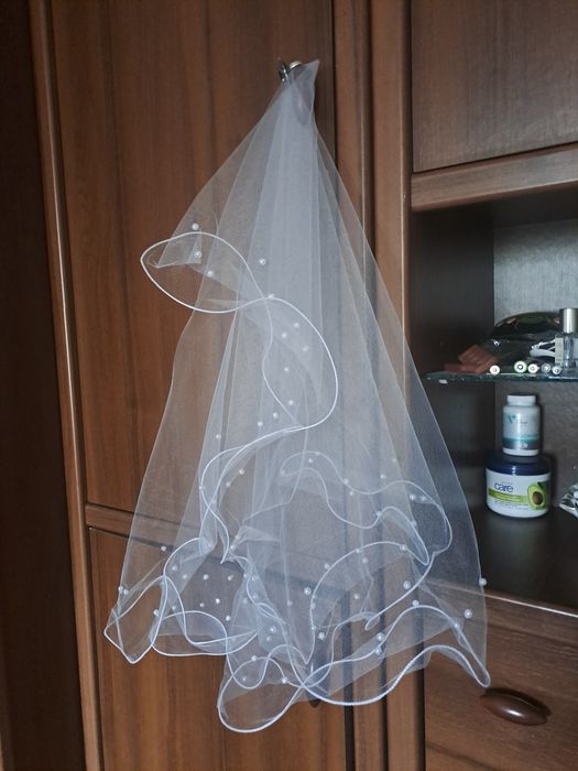 Фата с бусинками.