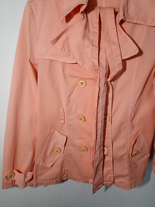 Płaszcz trencz brzoskwiniowy na wiosnę M 38 krótki bawełna