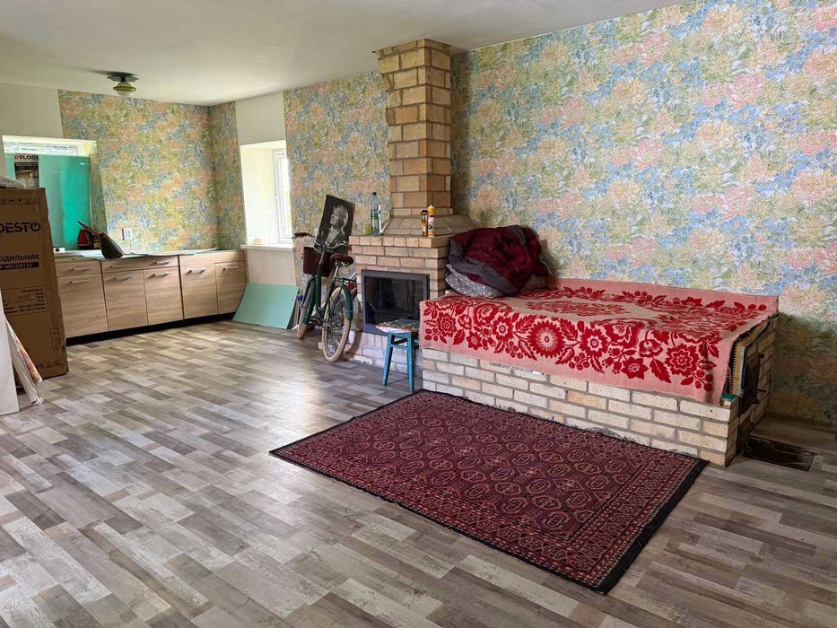 Продам будинок 42,2 кв.м. та ділянка 10 соток, с. Біляки (23000у.е.)