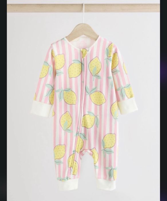 Три ромпери / піжами для сну від фірми Next у 98 розмірі