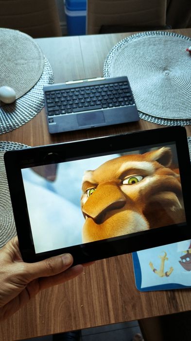 ASUS Transformer T100TA Z3740/2GB/32+500/Win8.1+st.dok - stan wzorowy